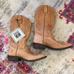 NWT Billy Western Frye boots! 🌟